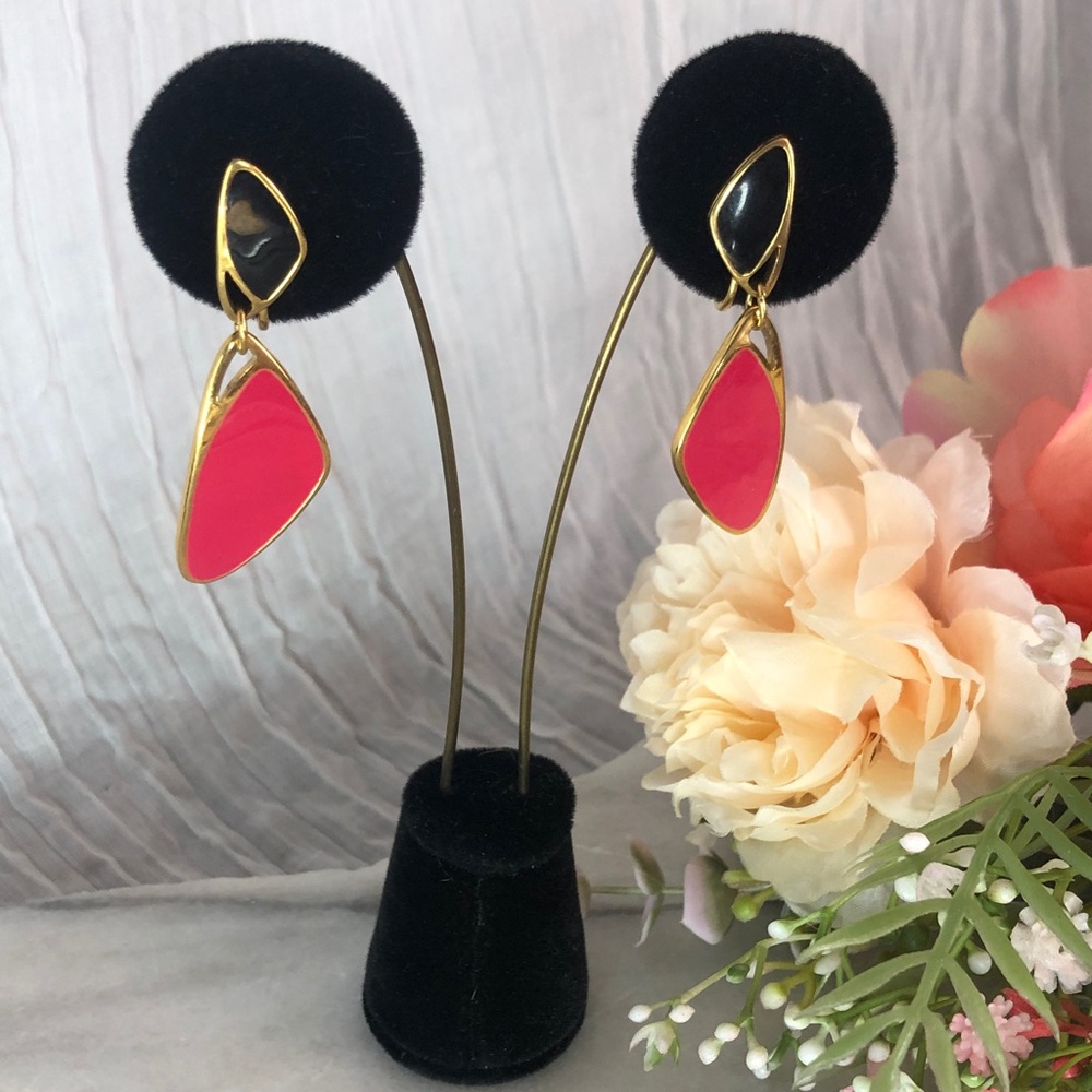 Vintage ‘88 AVON Counterpoint color block pink black dangling clip on earrings